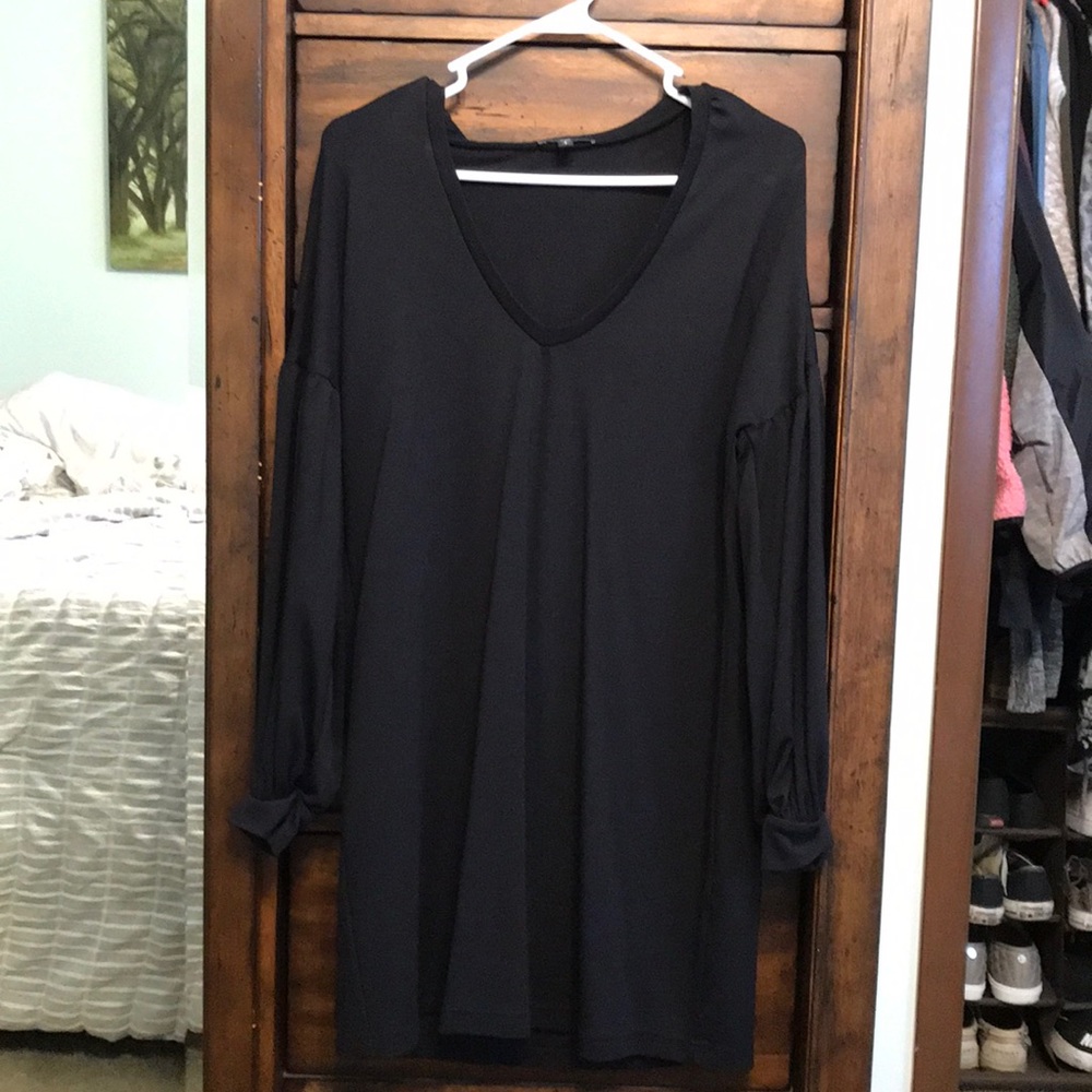 Black long sleeve dress